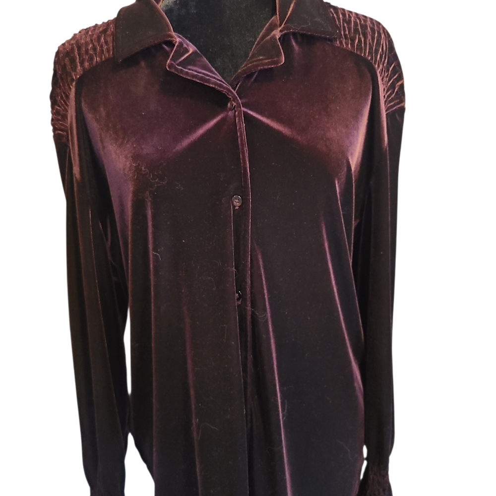 Villager‎ Top Stretch Velvet With Smocked Shoulders And Cuffs Sz L